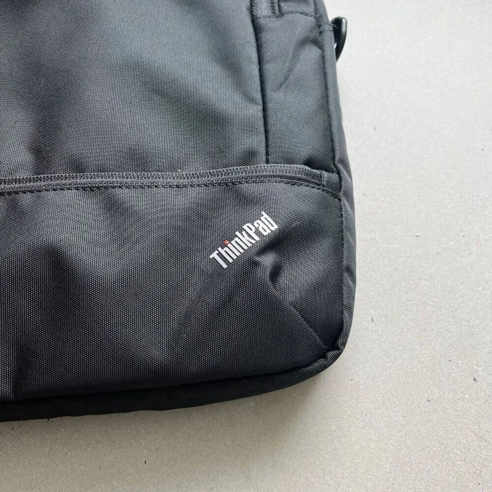 Lenovo ThinkPad Essential Topload 15